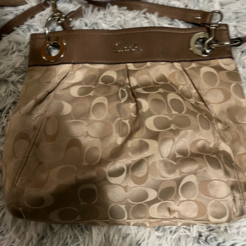 Crossbody/shoulder Coach bag 👜